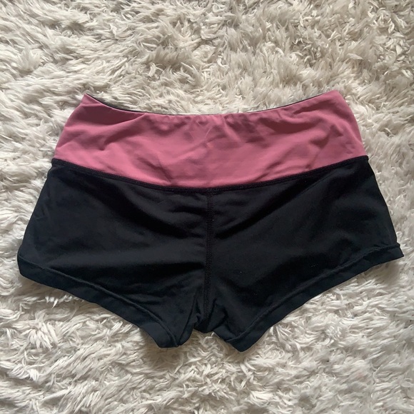 Lululemon black and purple shorts - size 2 - Picture 4 of 6